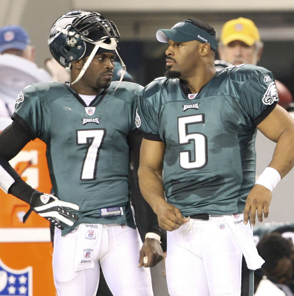 Donovan McNabb, 6-time Pro Bowl QB as a Philadelphia Eagle, waived by the  Minnesota Vikings 