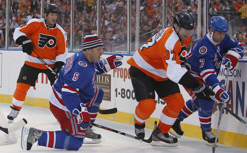 Parent steals show as Flyers beat Rangers in alumni game