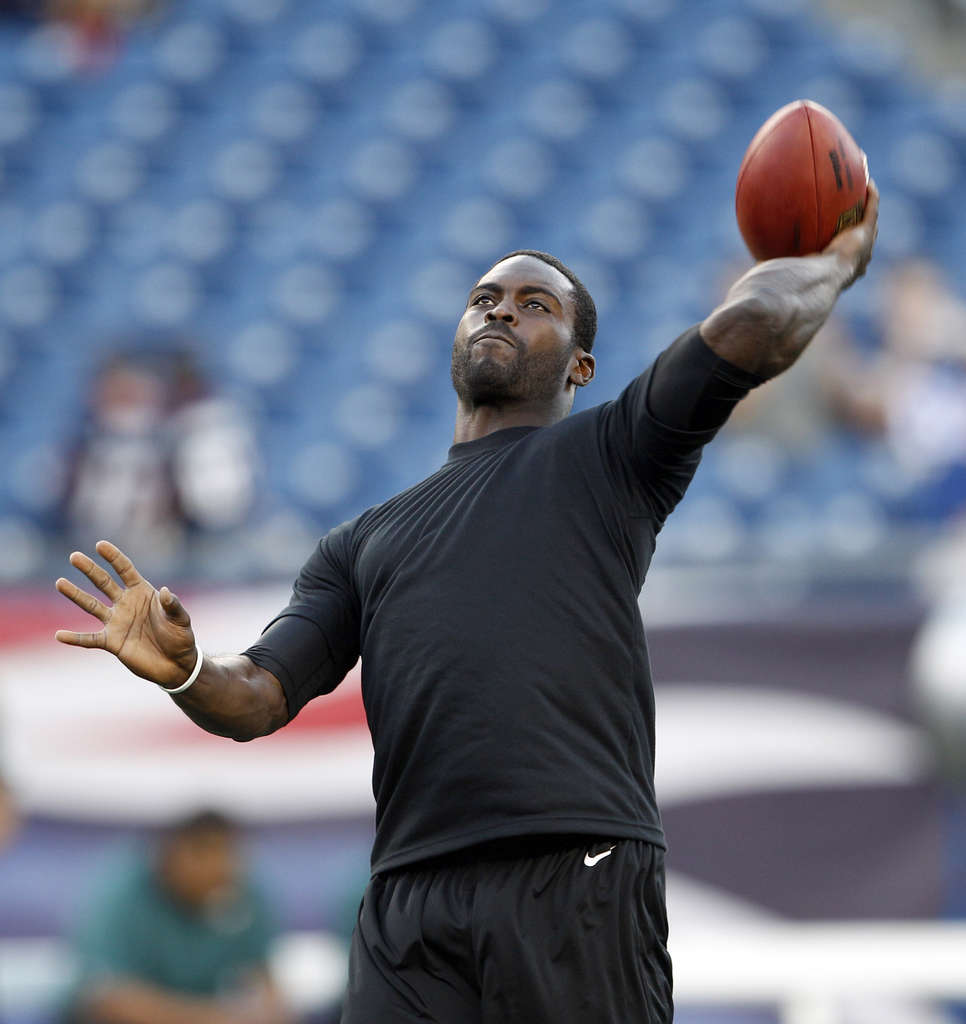 Marcus Hayes: Eagles quarterback Michael Vick thrives, but can't