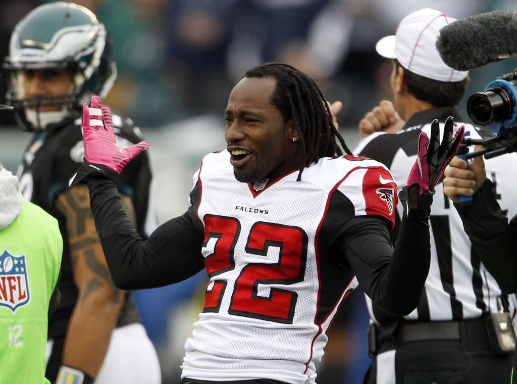 NFL roundup: CBS to host 8 TNF games in 2014, Asante Samuel cut by Falcons  