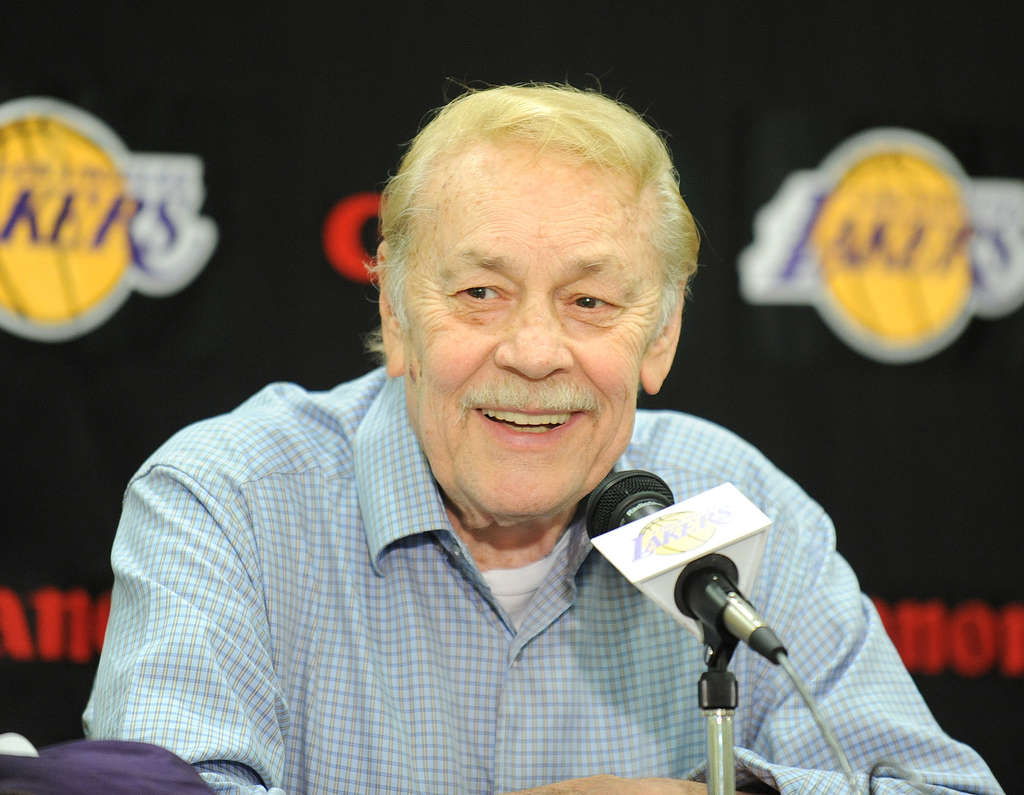 Jerry Buss, Lakers' flamboyant owner, dies at 80, National News