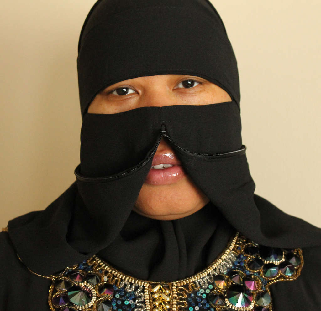 ZipNiqab vs Black & Yellow [ niqab with a zipper ]
