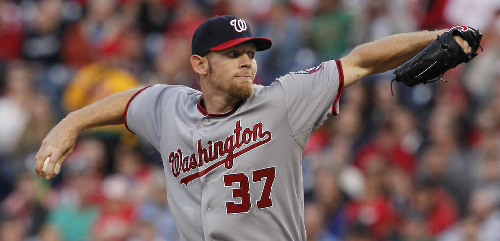 Stephen Strasburg returns to Nationals on seven-year, $245 million