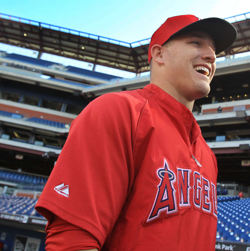 Year before wedding, Mike Trout loving the cold at Eagles game - 6abc  Philadelphia