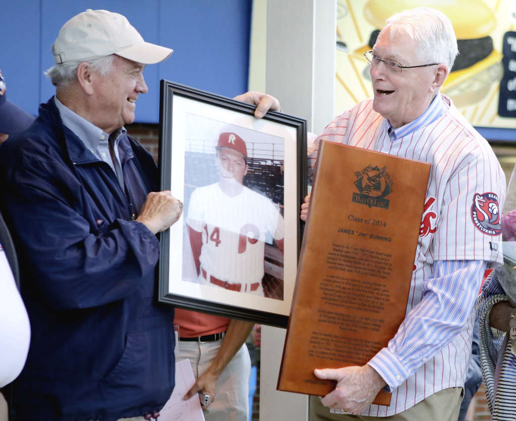 Jim Bunning throws a perfect game on Father's Day to beat the New