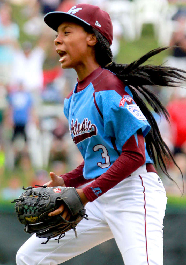 Mo'ne Davis gets another magazine cover, is named Sports Illustrated's  'SportsKid of the Year
