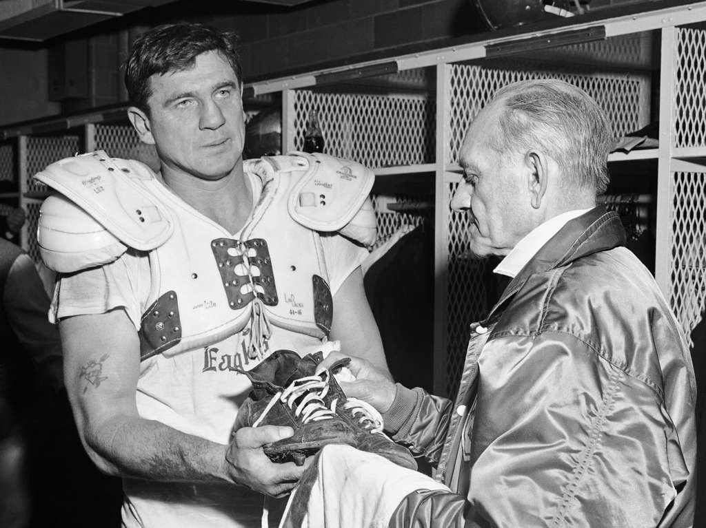 Chuck Bednarik, center and linebacker for the Philadelphia Eagles, 1959 -  SuperStock