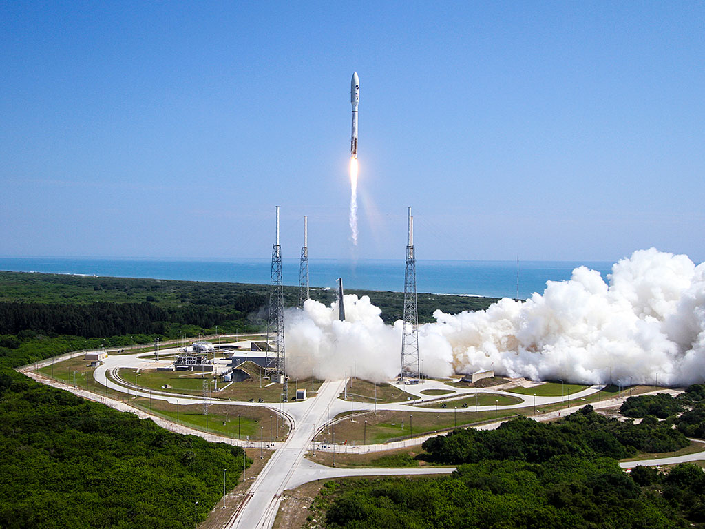 Space plane rises to a secretive mission - Philly.com