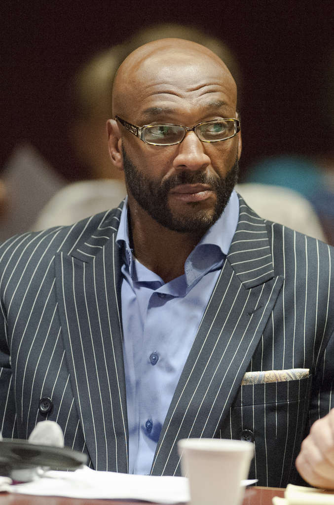 Prosecutor lays out Irving Fryar's alleged scam