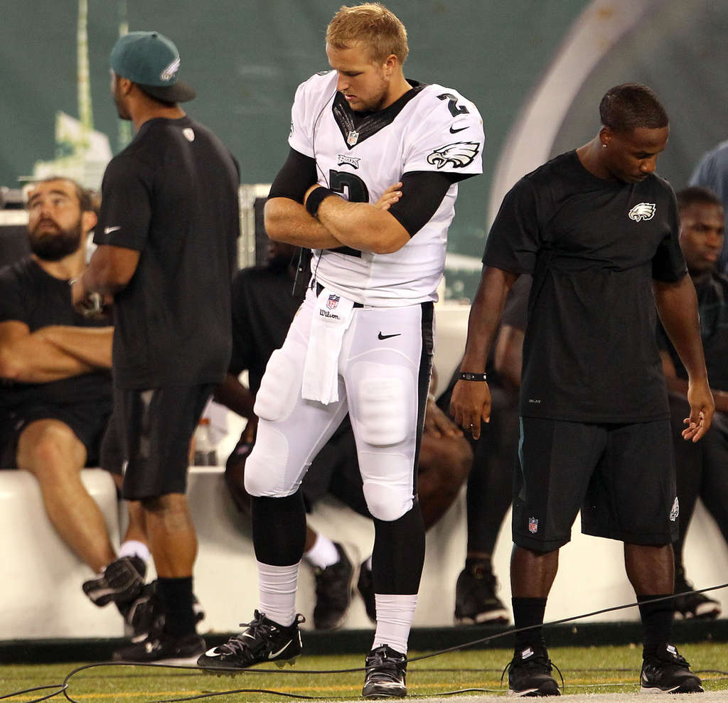 Eagles' Tim Tebow outplays Matt Barkley for final QB spot