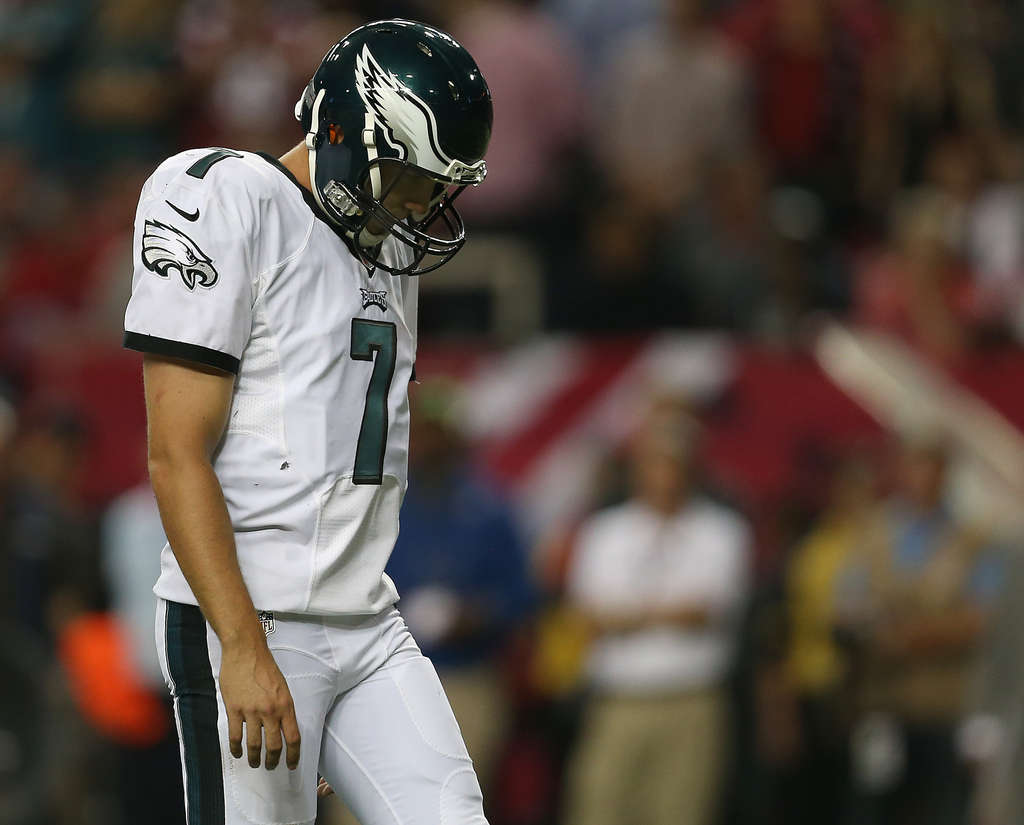 Sam Bradford's debut with Eagles is half full