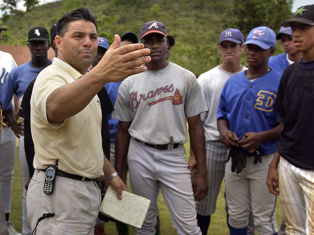 Phillies Sal Agostinelli honored at Winter Meetings as Scout of