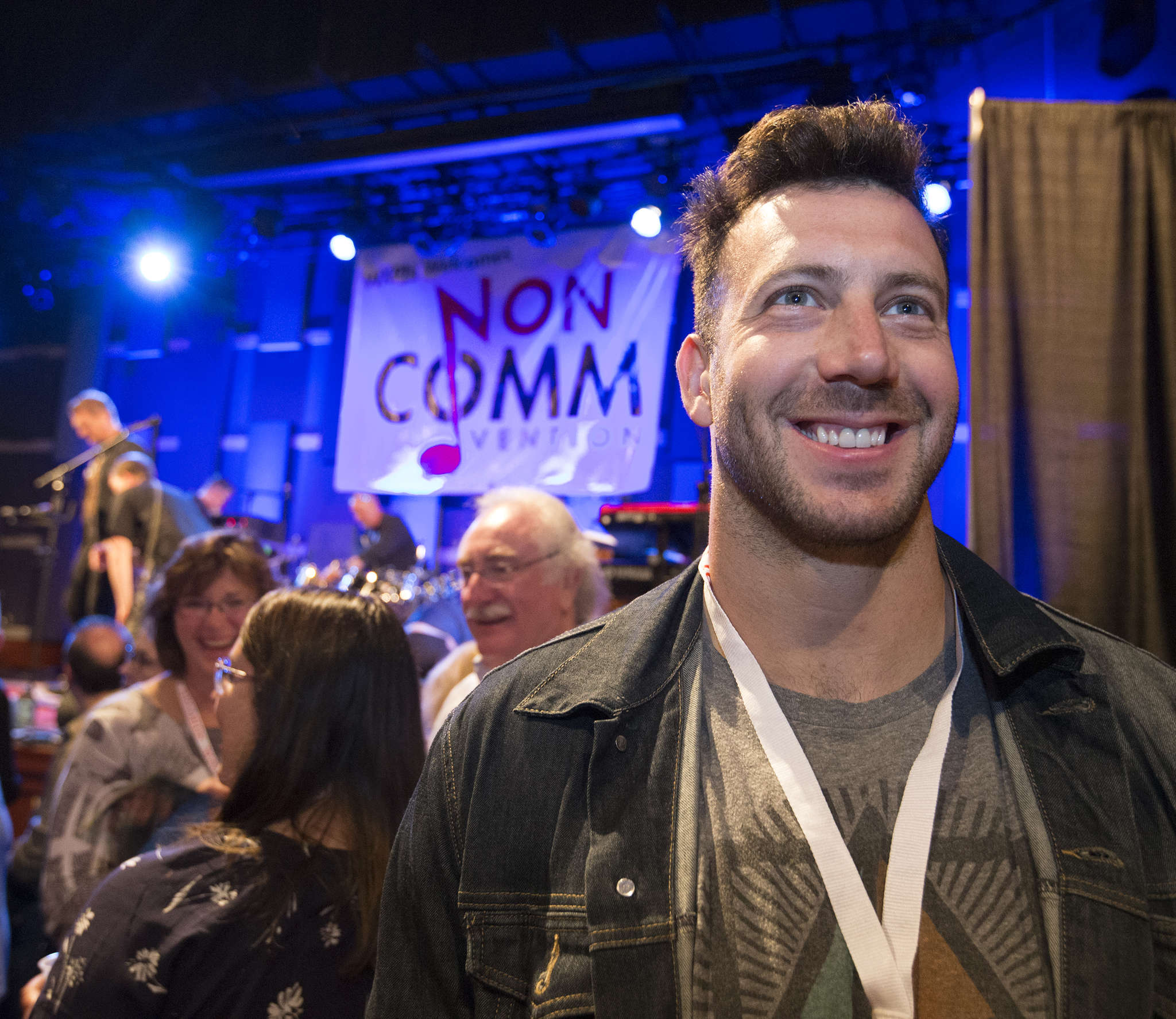 Philadelphia Eagles - Connor Barwin ready to play some basketabll