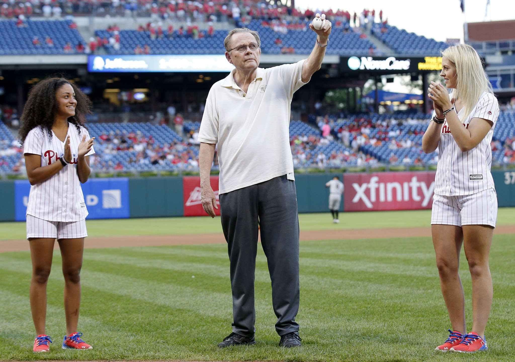 Want to be a 2016 Phillies ballgirl?