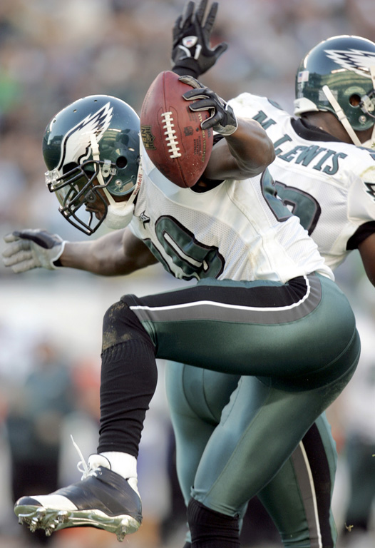 Brian Dawkins, former Eagles and Broncos safety, announces retirement from  NFL on Twitter – New York Daily News