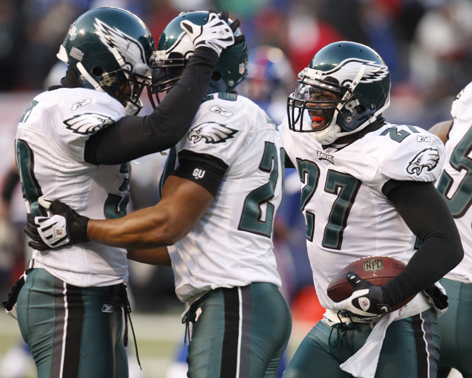 Longtime safety Brian Dawkins announces his retirement 