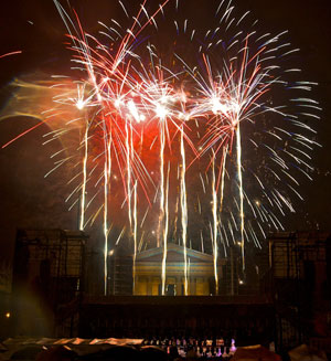 A dramatic light show ends the Sunoco Sweet Sounds of Liberty  Fireworks in front of the Philadelphia Museum of Art Friday. 