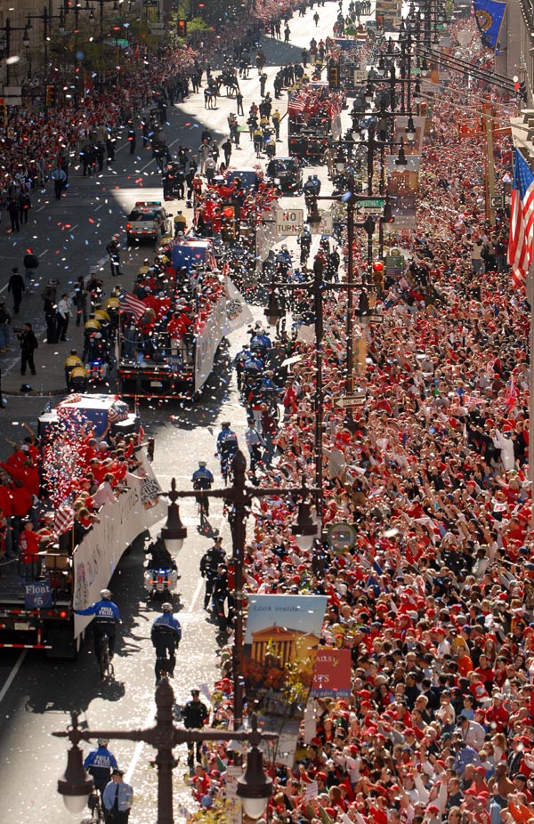 Phillies parade moves down S. Broad on Oct. 31, 2008.     Peter Tobia (Staff Photographer)  






















