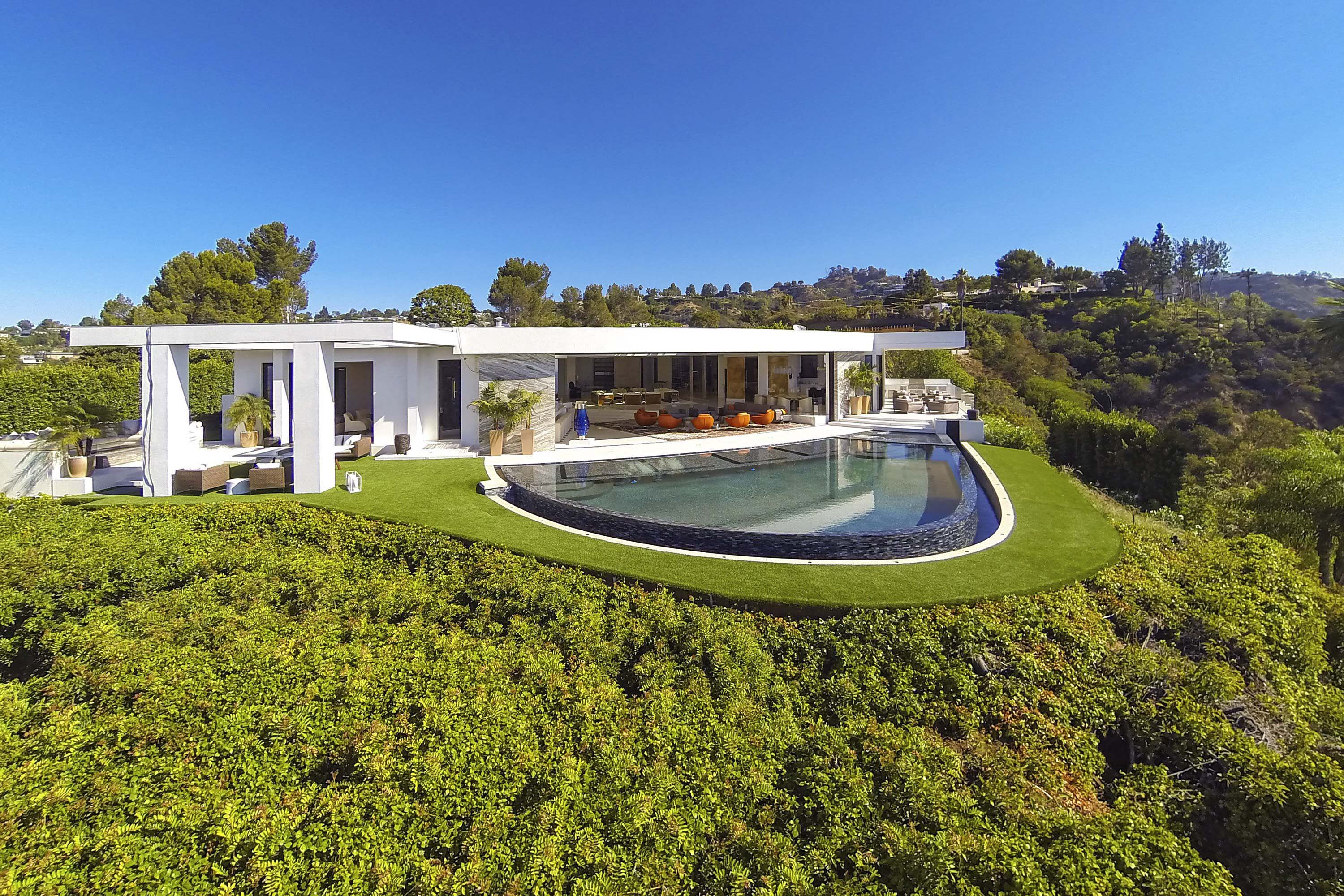 Louis Vuitton Villa Real Location In Beverly Hills Los Angeles