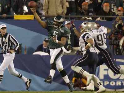 28 December 2008 - Donovan McNabb (5) of the Philadelphia Eagles runs  during the Eagles 44-6 win over the Dallas Cowboys at Lincoln Financial  Field in Philadelphia, Pennsylvania. (Icon Sportswire via AP Images Stock  Photo - Alamy