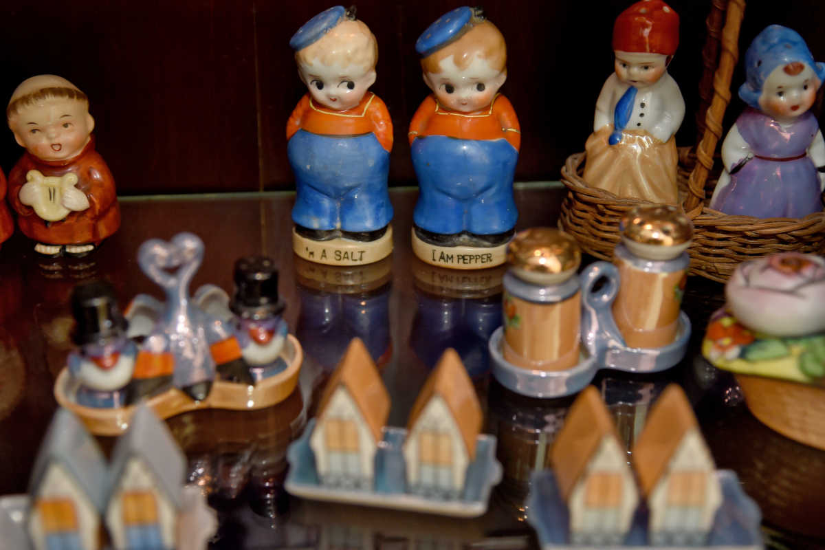 For sale to benefit N.J. synagogue Japanese novelties collected over a