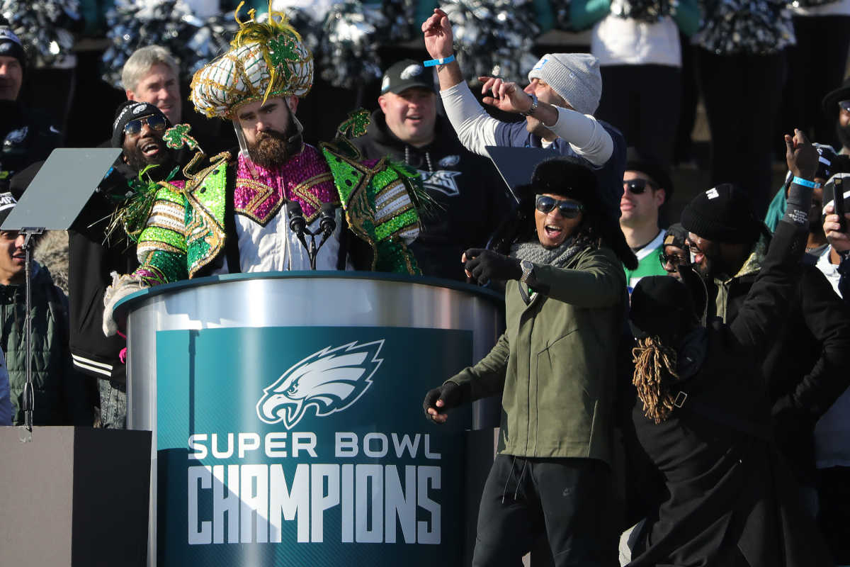 Jason Kelce Dressed Like a Mummer for the Eagles Parade - Mr