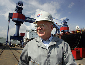“I believe there is definitely a literacy problem,” says James Clark, Aker Philadelphia Shipyard’s training manager. In 2008, 313 people completed applications for the shipyard’s apprentice program. Of them, 280 showed up to take an entrance test that required basic 10th-grade literacy. Only 125 passed. The top 15 began training in January.<br />