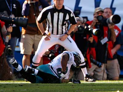 Sheldon Brown&acute;s hamstring strain just doesn&acute;t register the way it might for another player because the cornerback has been so reliable over his eight seasons in Philadelphia. ( Ron Cortes / Staff Photographer )