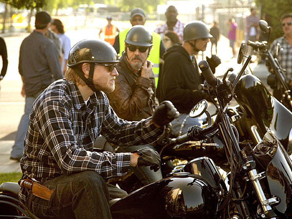 FX's 'Sons of Anarchy' rides into final season with deadly intent