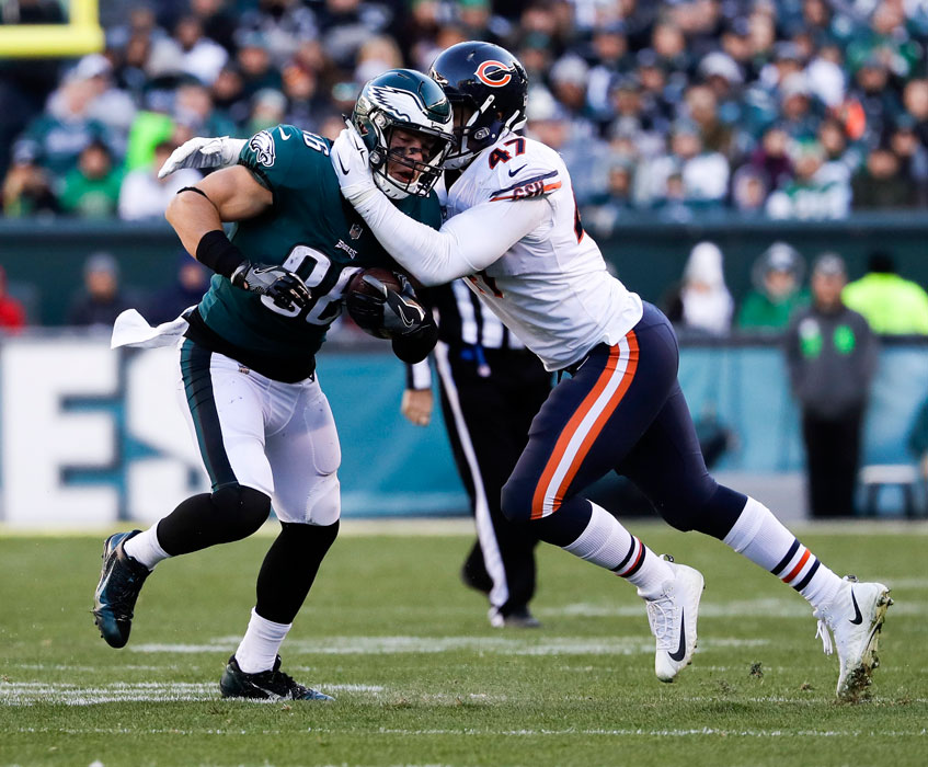 Chris Long pulls Kyle Long out of fight in Bears-Rams game