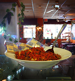 Looking for good chili? Try a bowl at Mount Holly´s La Vita Pizza, which won a prize in 2004. Or visit Craig LaBan´s suggestions - Darling´s Cafe, London Grill and Good Dog.