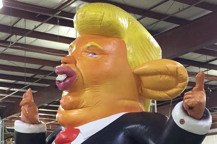 Inflatable Trump Rat Comes To Philly For Rizzos Birthday