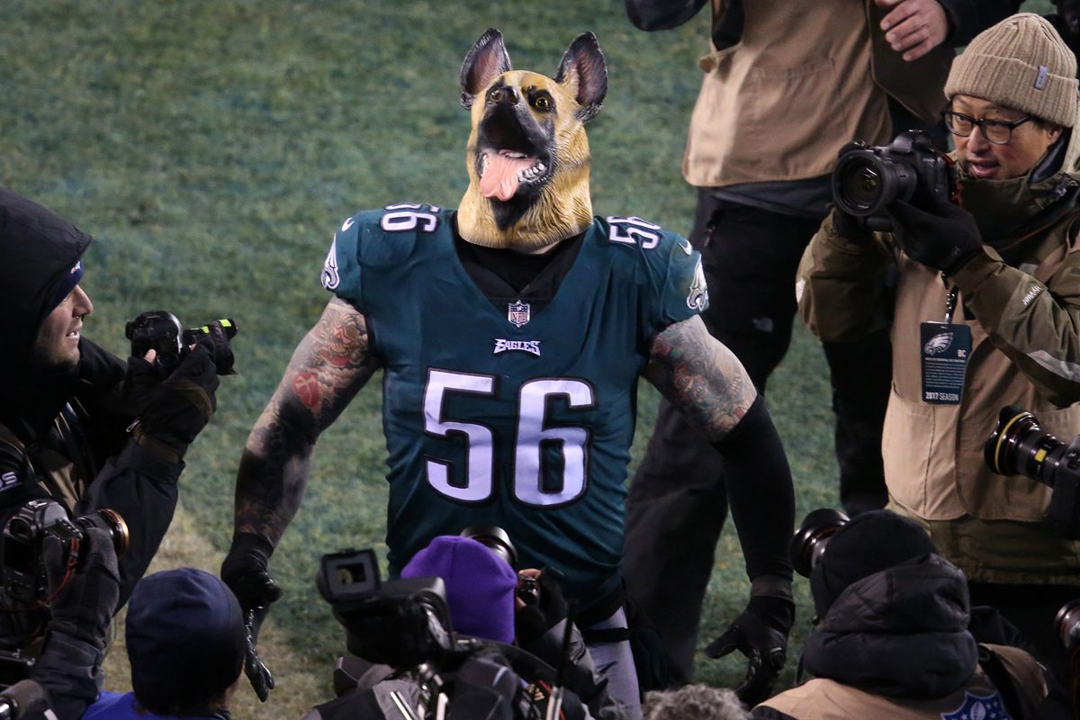 dixon-330826-f-wp-content-uploads-2018-01-Eagles-underdog-mask-1200x800.jpg