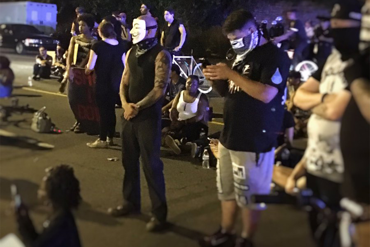 Angry protesters aim to 'disrupt,' 'shut down' outside 24th, 25th Police Districts - Philly.com