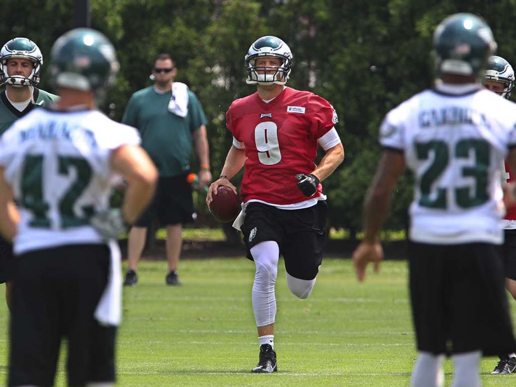 Rising star Foles works to stay grounded