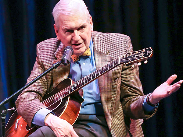 Guitarist Marty Grosz, 85, who will play in Chestnut Hill and Bryn Mawr, says he´s always sought to entertain rather than lull audiences with an intellectual approach to jazz.