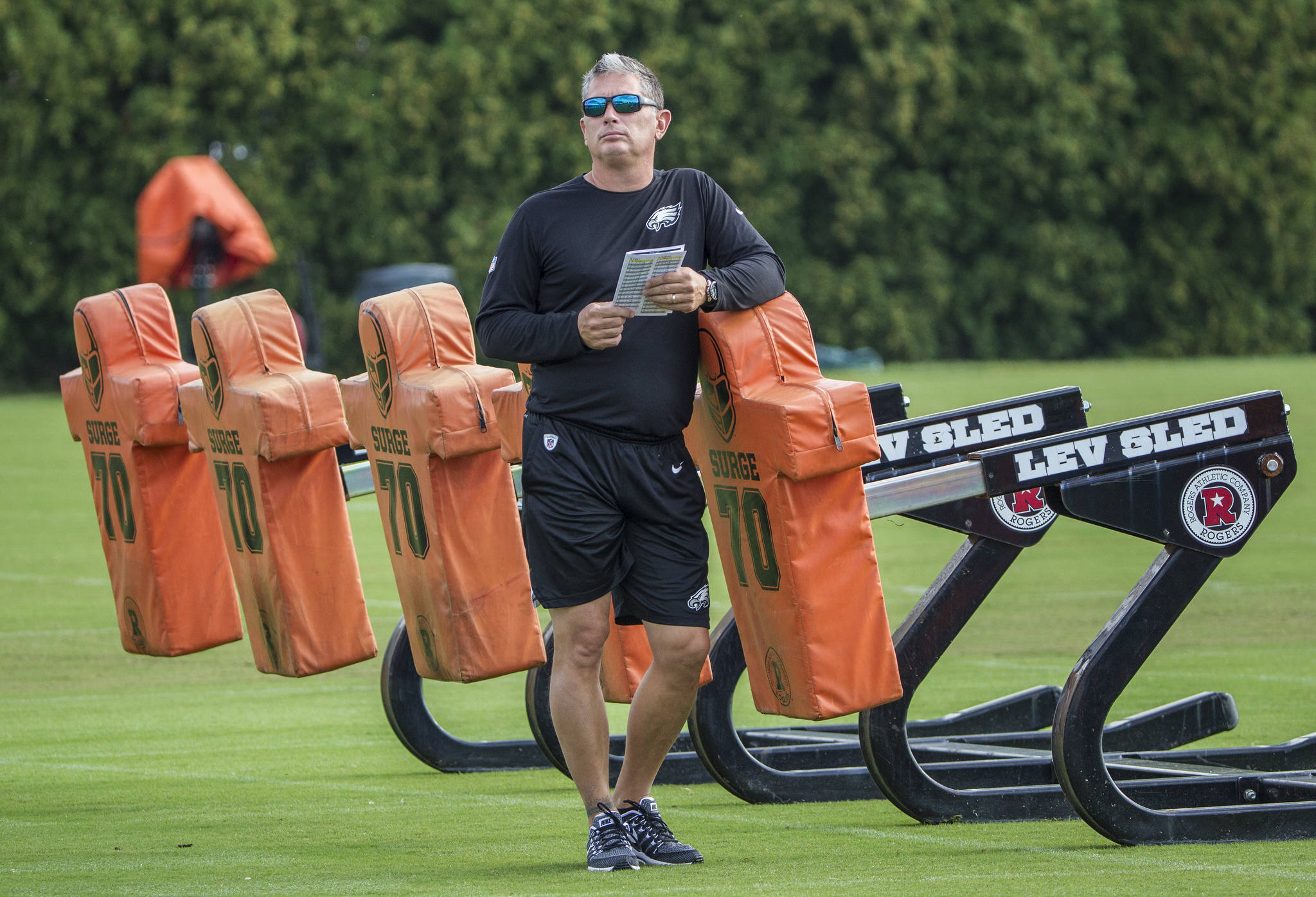 Eagles' Jim Schwartz explains his 'no-hat rule' for season finale