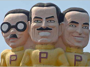 &#39;More stores,&#39; says Pep Boys&#39; billion-dollar buyer - pep-boys-statue-300