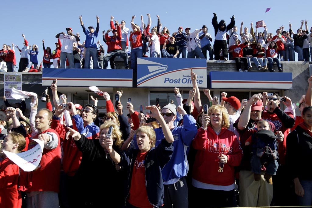 PHILLIES 2008 WORLD SERIES PARADE PHREAKIN' AMAZING! PHILLY DAILY NEWS  11-1-2008