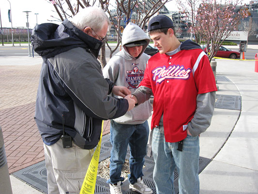 Jewelers appraise Phils' 'portable trophy