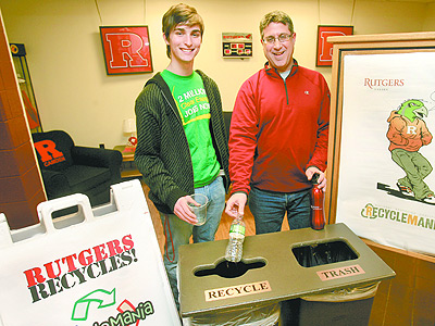 David Katz, a student environmental activist, left, and Nathan Levinson, Associate Dean (Akira Suwa / Staff Photographer )