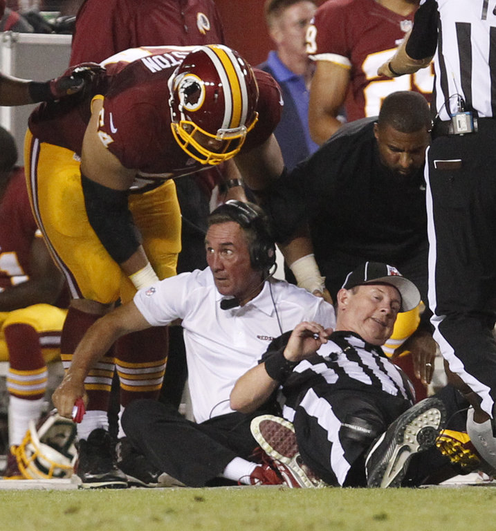 Frenetic Eagles beat RG3, Redskins 33-27