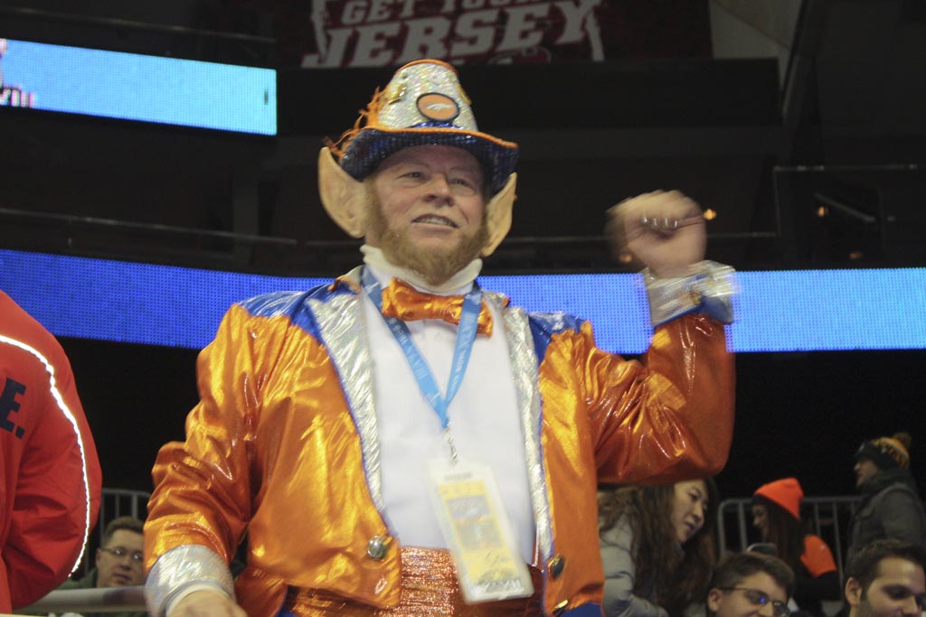 Rocky The Broncos Leprechaun In San Francisco To Lead Cheers - CBS Colorado