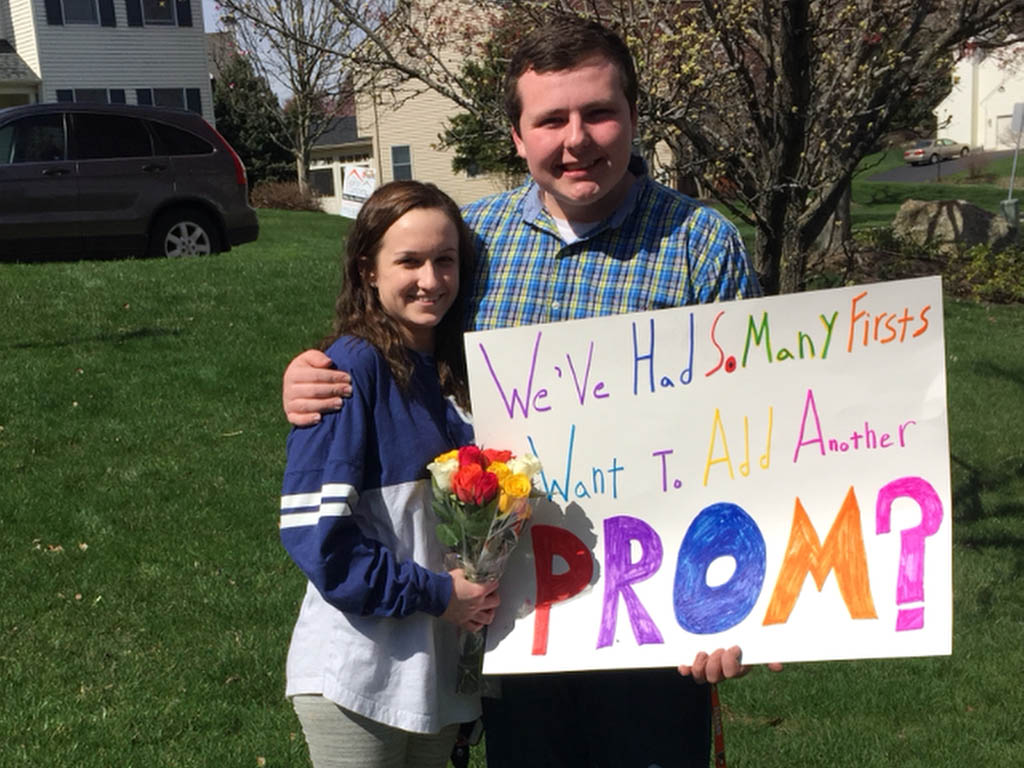 Promposals all the rage for high schoolers