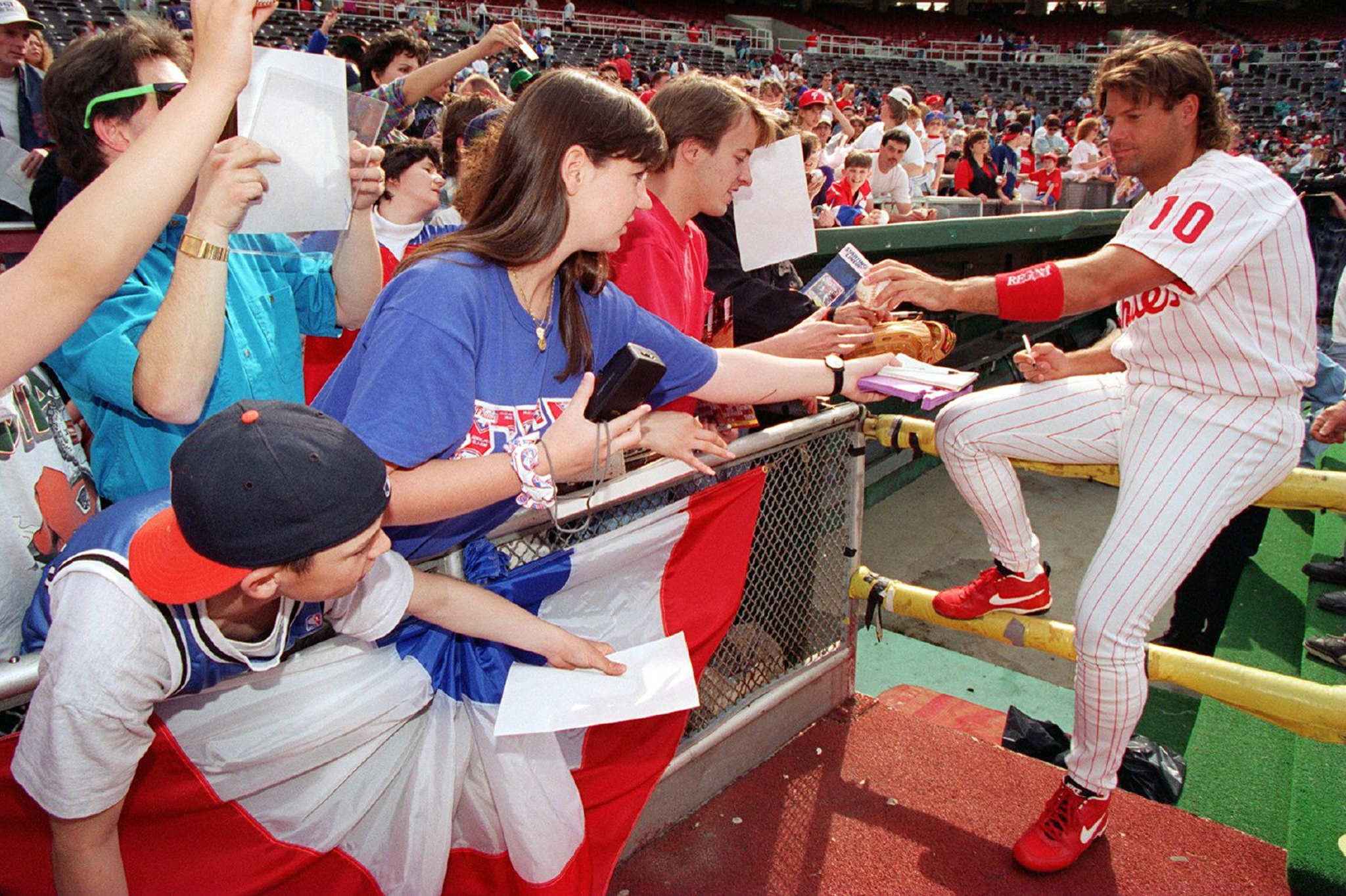 Darren Daulton Was the Heartbeat of a Rowdy Phillies Bunch - The New York  Times