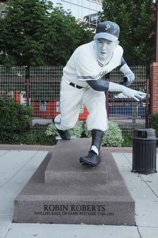 11/08/11, Chuck Bednarik Statue to Be Unveiled at Franklin Field