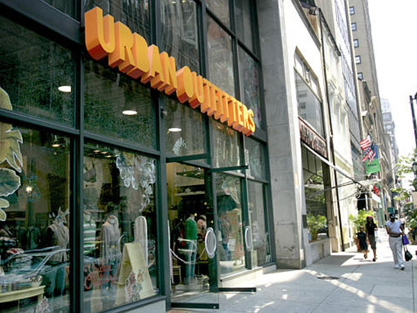 Urban Outfitters: Less store growth + more online sales = profits ...