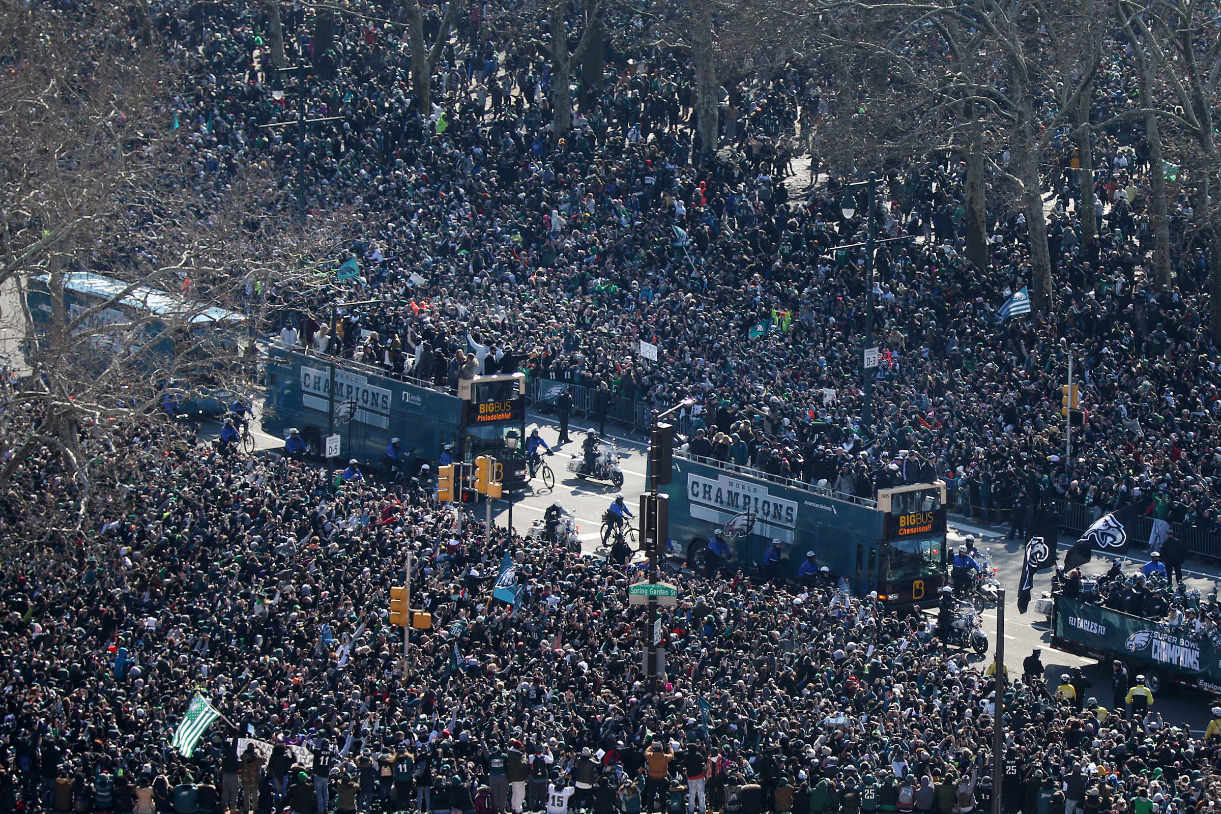 The 18 craziest scenes from the Eagles' Super Bowl parade
