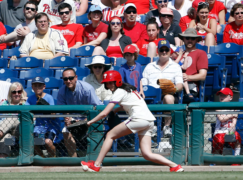 Want to be a 2016 Phillies ballgirl?