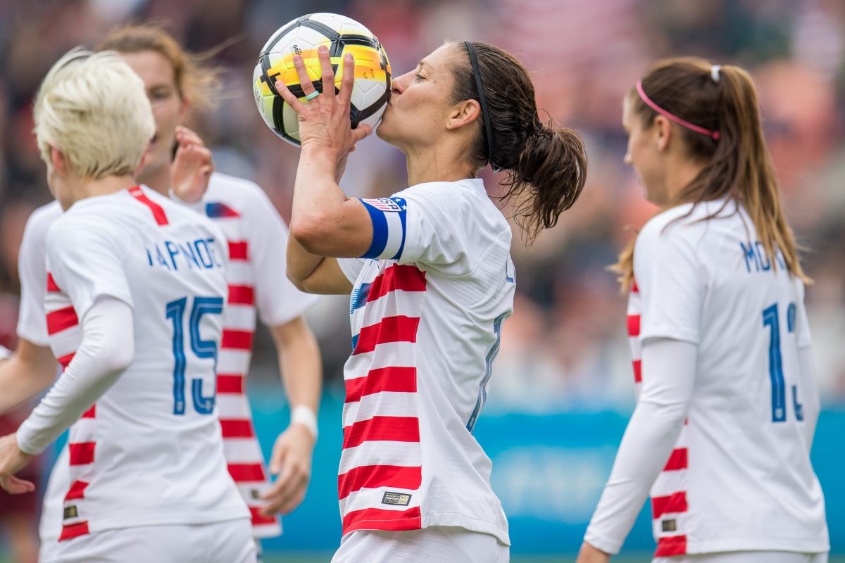 Carli Lloyd scores 100th goal for U.S. women's soccer team in 6-2 win ...